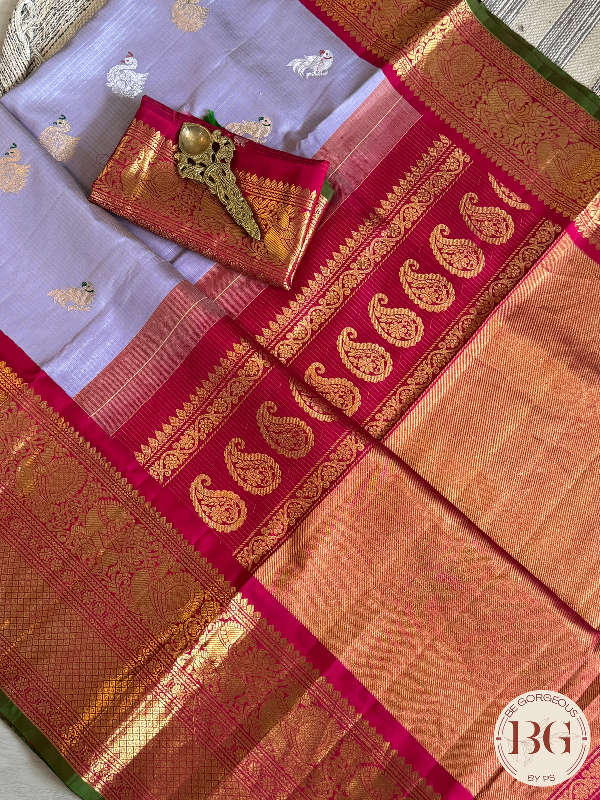 Gadwal handloom pure silk saree - lavender with pink