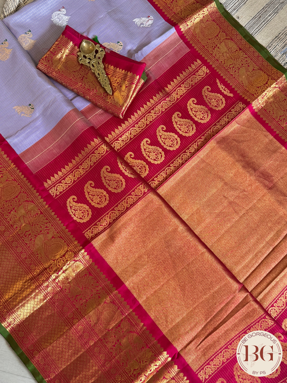 Gadwal handloom pure silk saree - lavender with pink