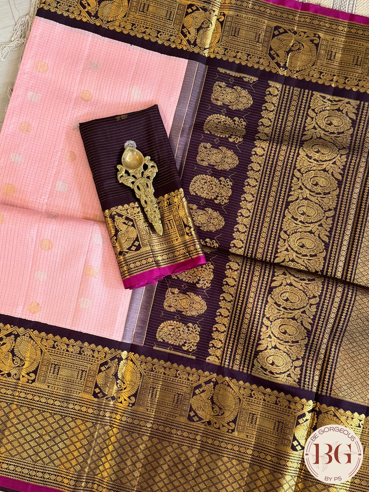 Gadwal handloom pure silk saree - baby pink with black