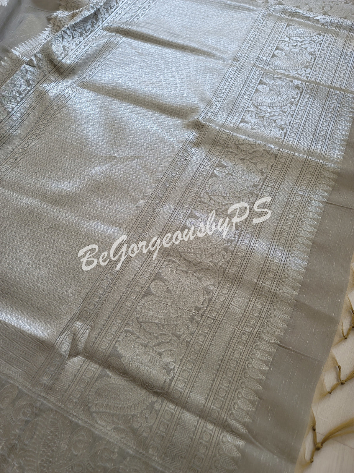 Khadi Tussar saree with silver zari