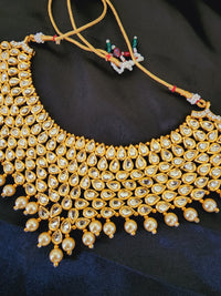 Gold Kundan Choker Necklace Set with maangtika