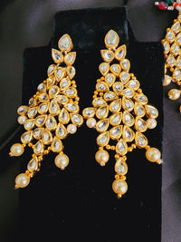 Gold Kundan Choker Necklace Set with maangtika