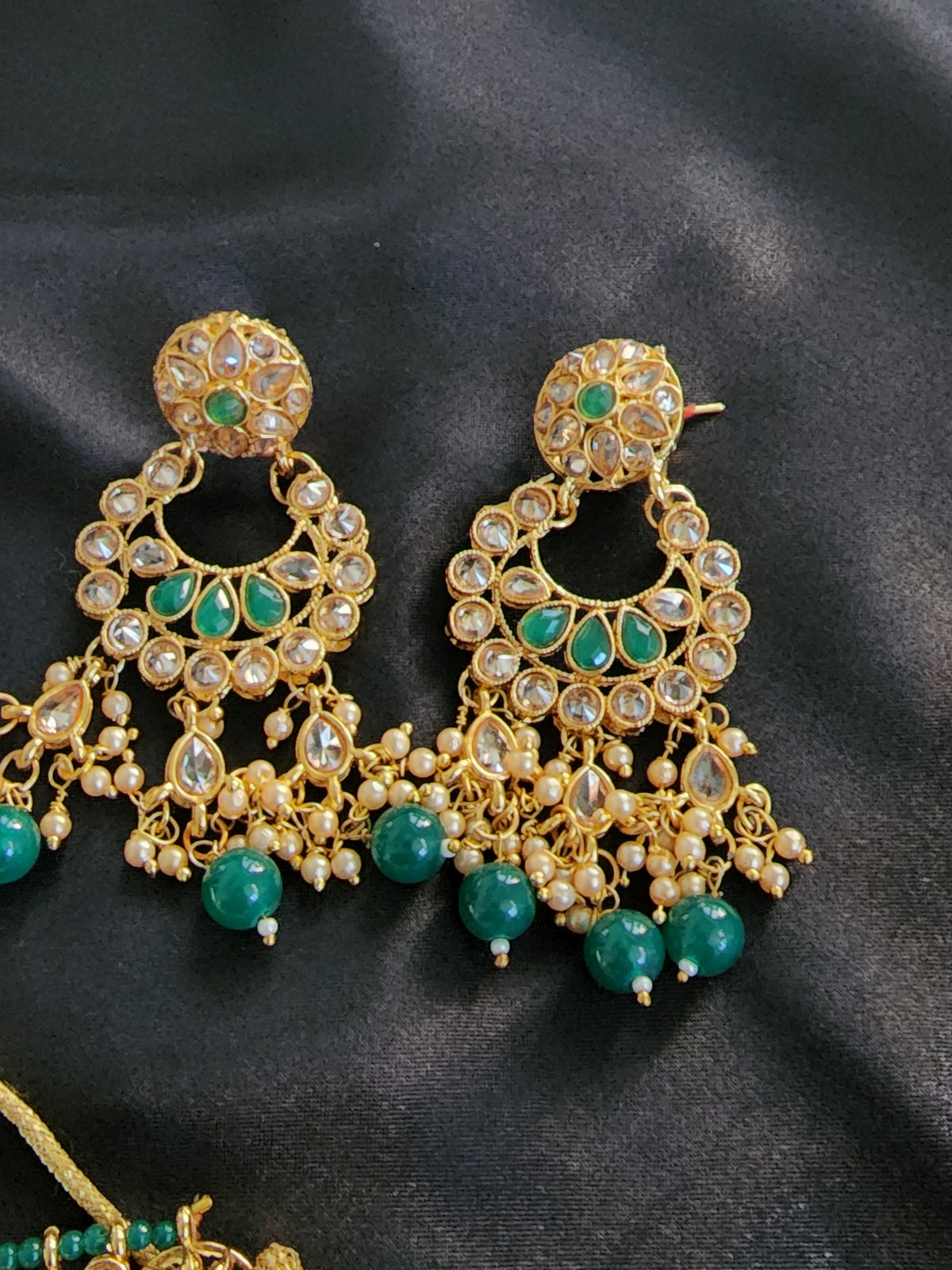 Kundan Choker Necklace Set with maangtika Green