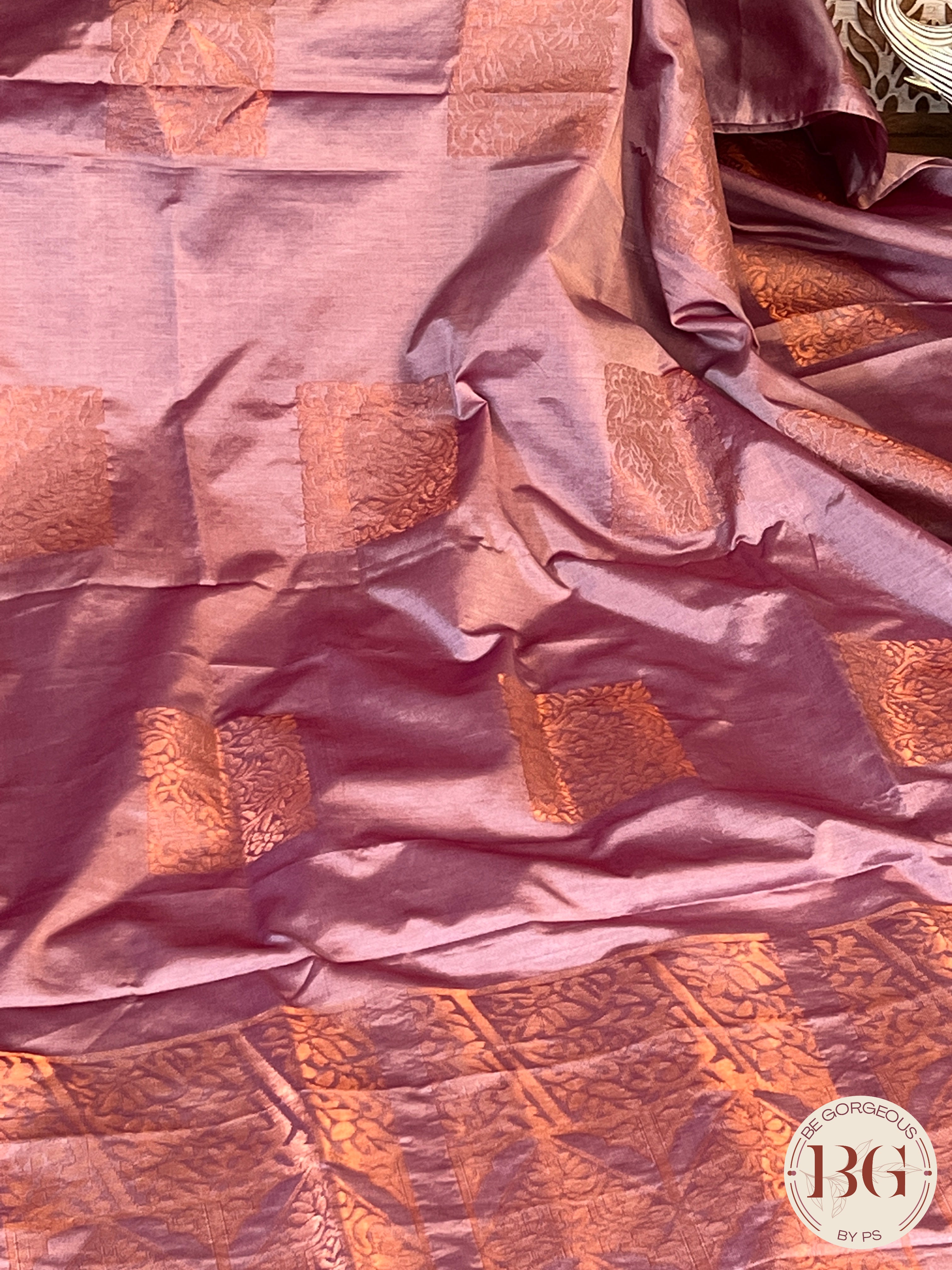 SOFT SILK SAREE WITH NO BORDER BUTTA LAVENDER