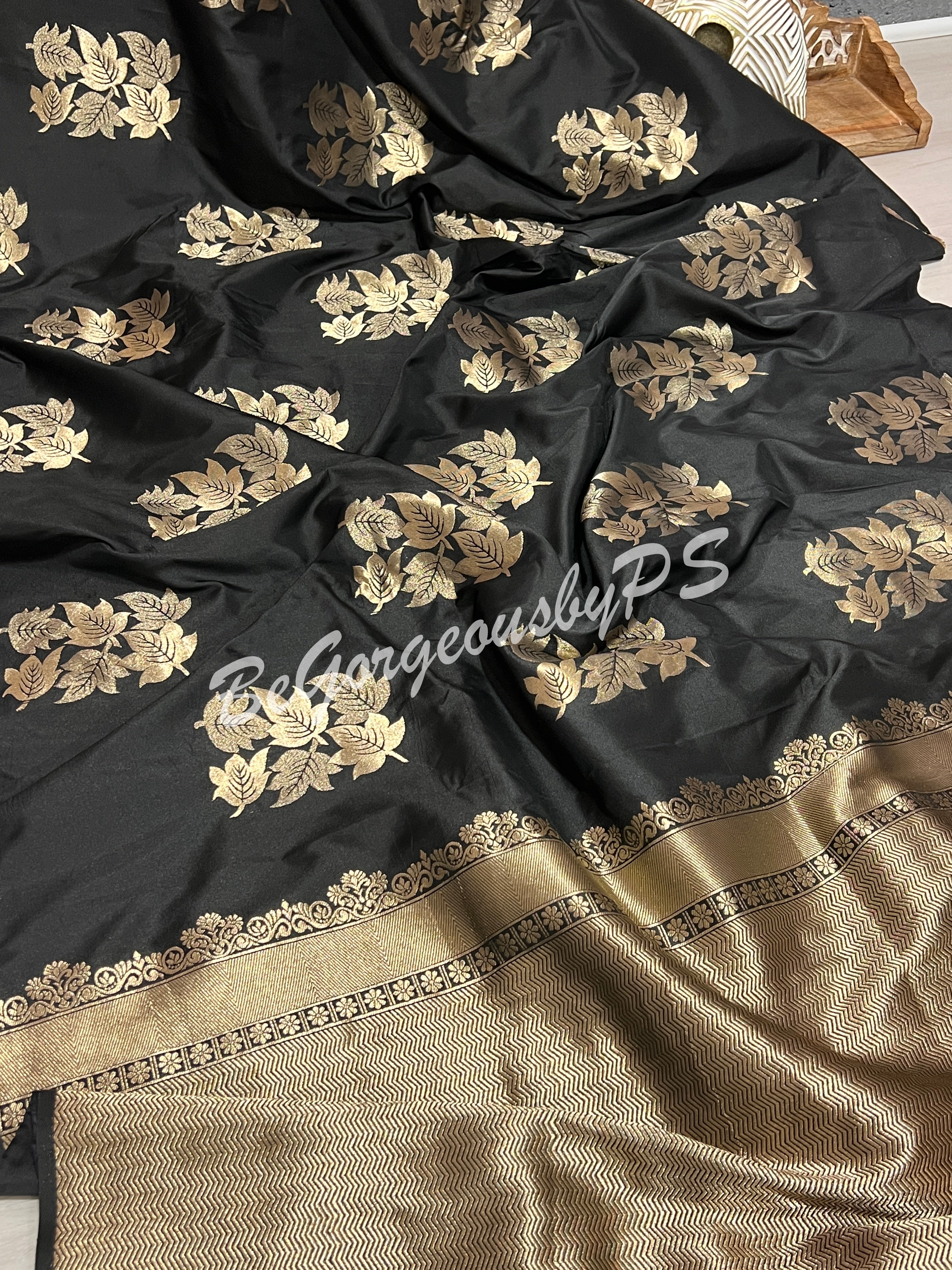 SOFT SILK GOLD ZARI BLACK SA-SOF-GOL-BL128