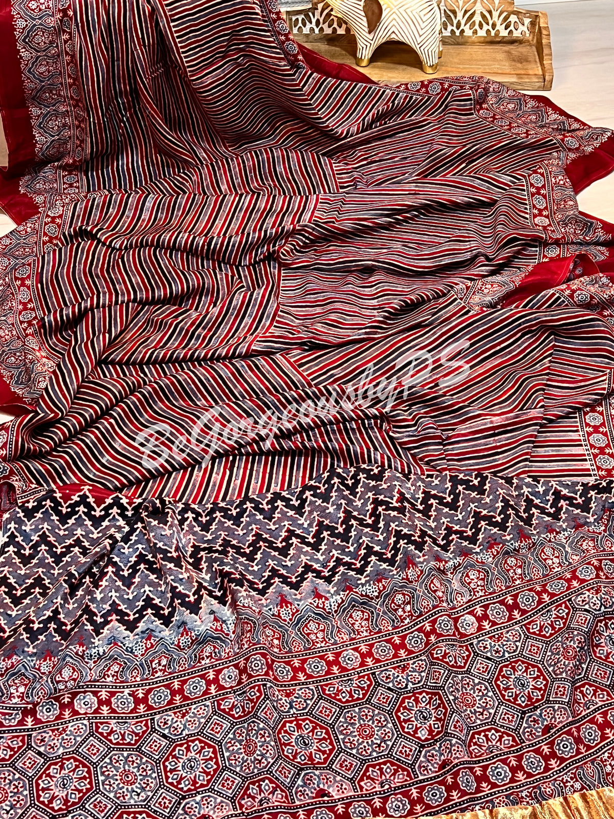 AJRAK MODAL MAROON