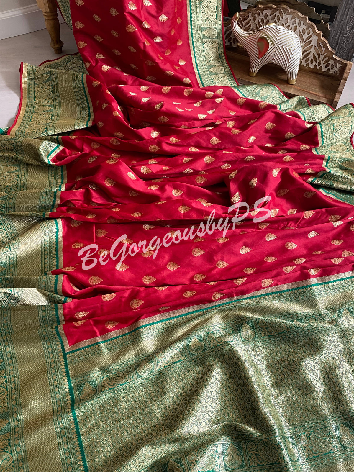 Pattu moonga banarasi saree