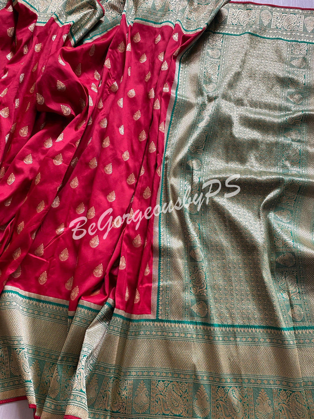 Pattu moonga banarasi saree