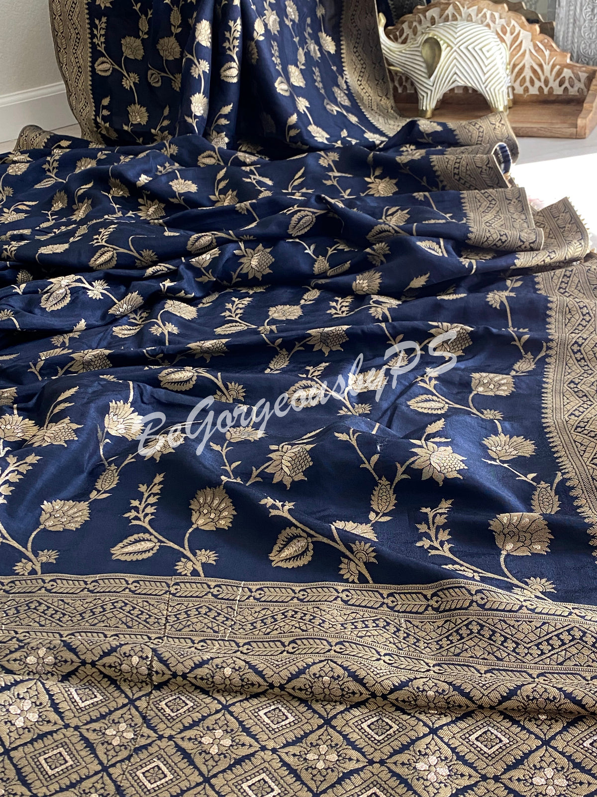 Moonga Banarasi saree with weaving