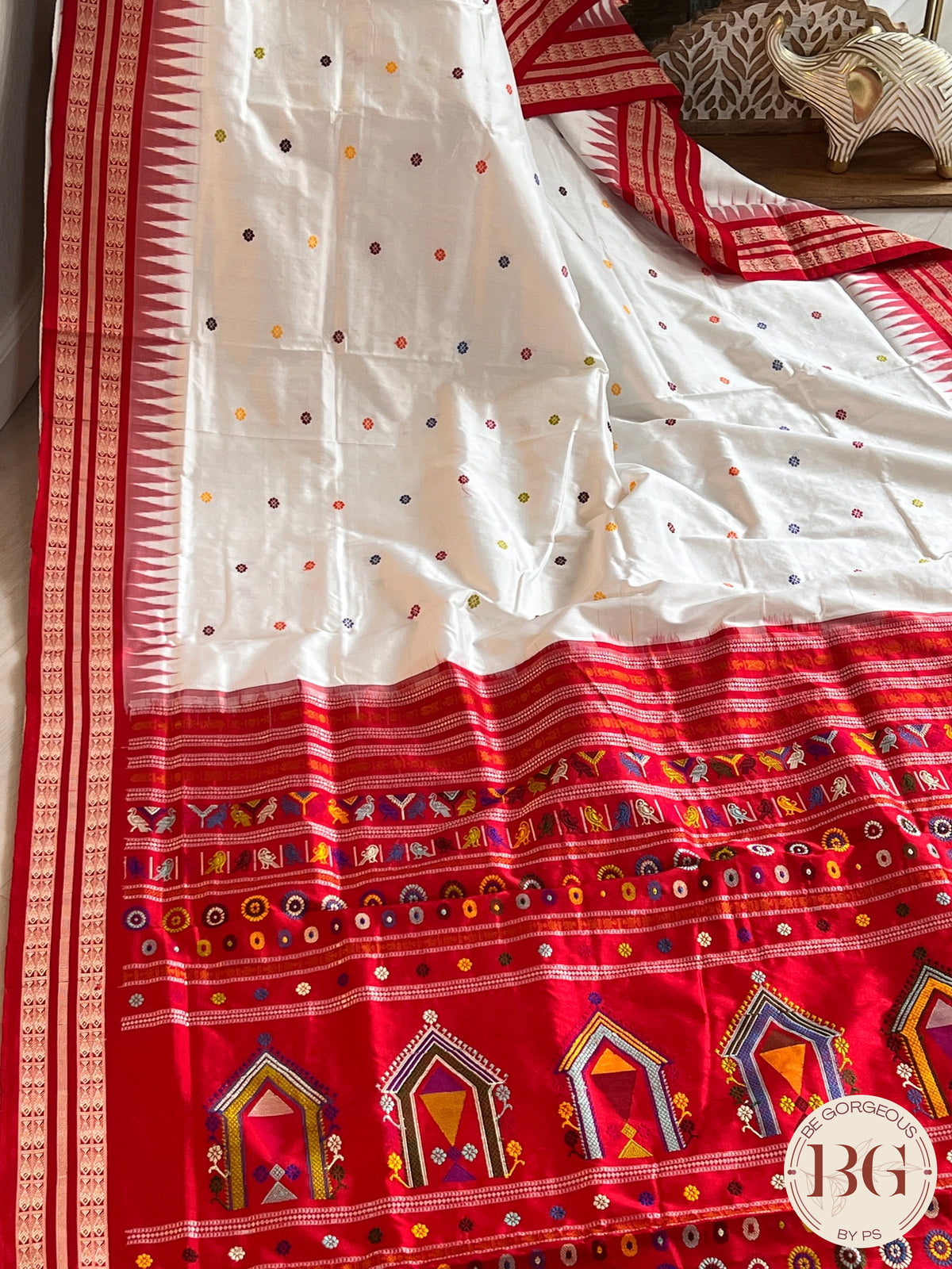 Dolabedi silk sambalpuri premium saree color - white