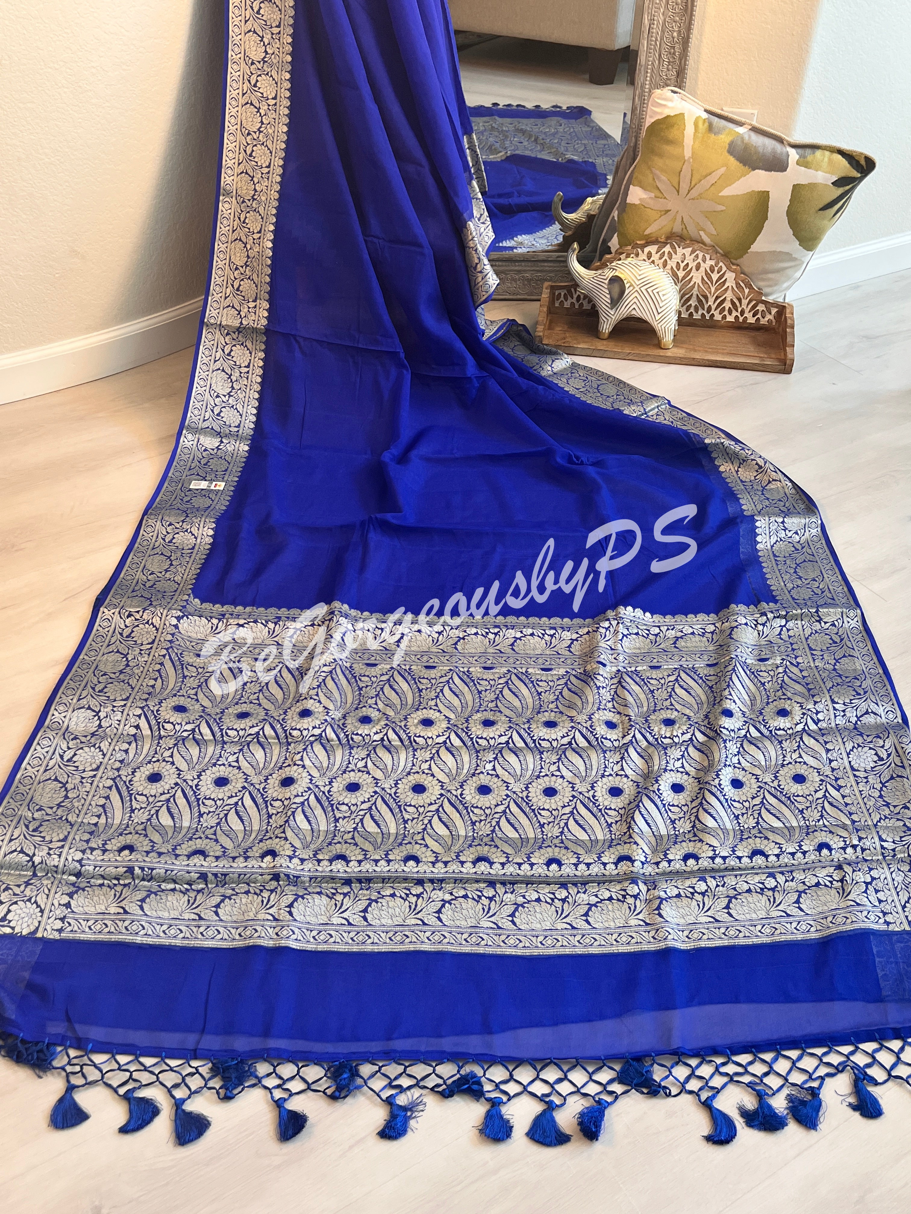 Banarasi Georgette silk plain body weaving pallu & stitched blouse Blue