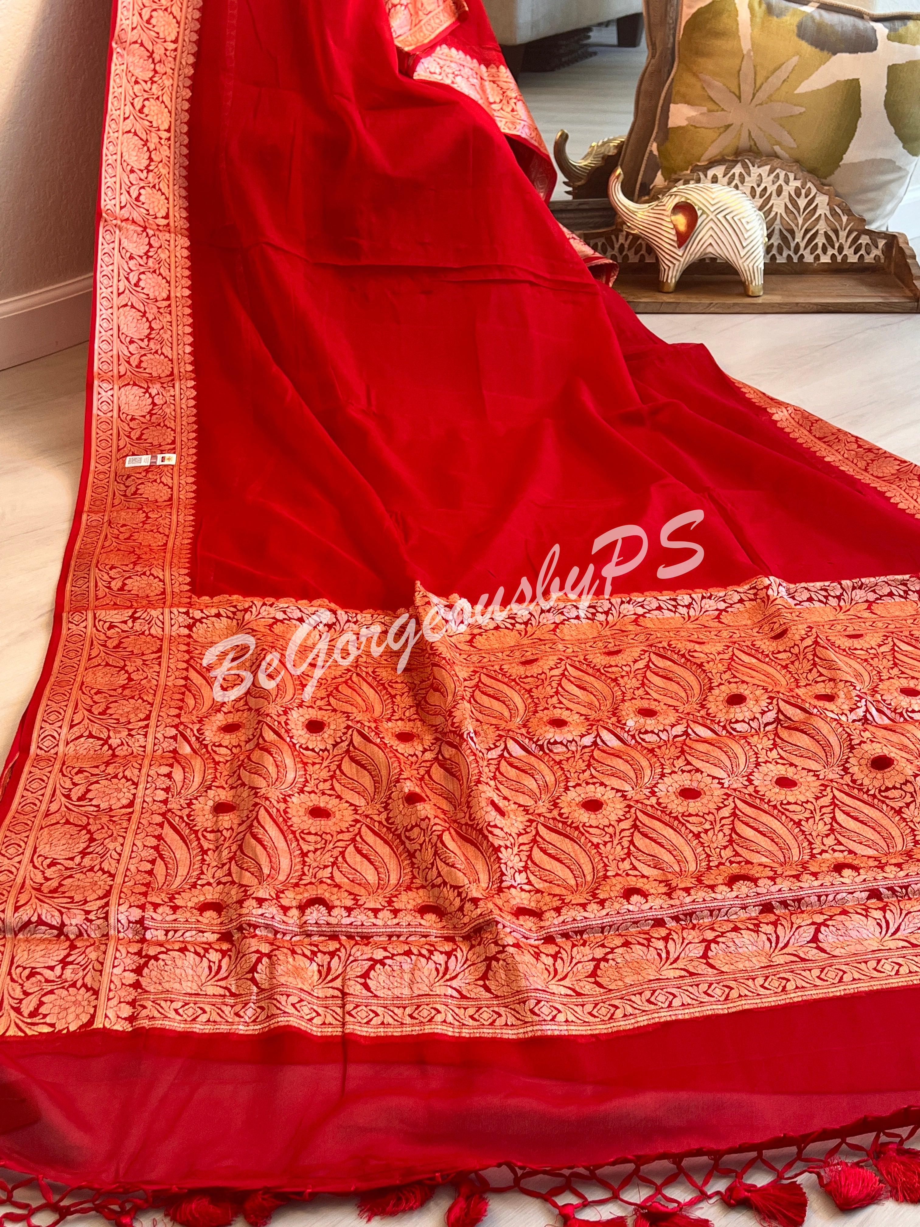 Banarasi Georgette silk plain body weaving pallu & stitched blouse red