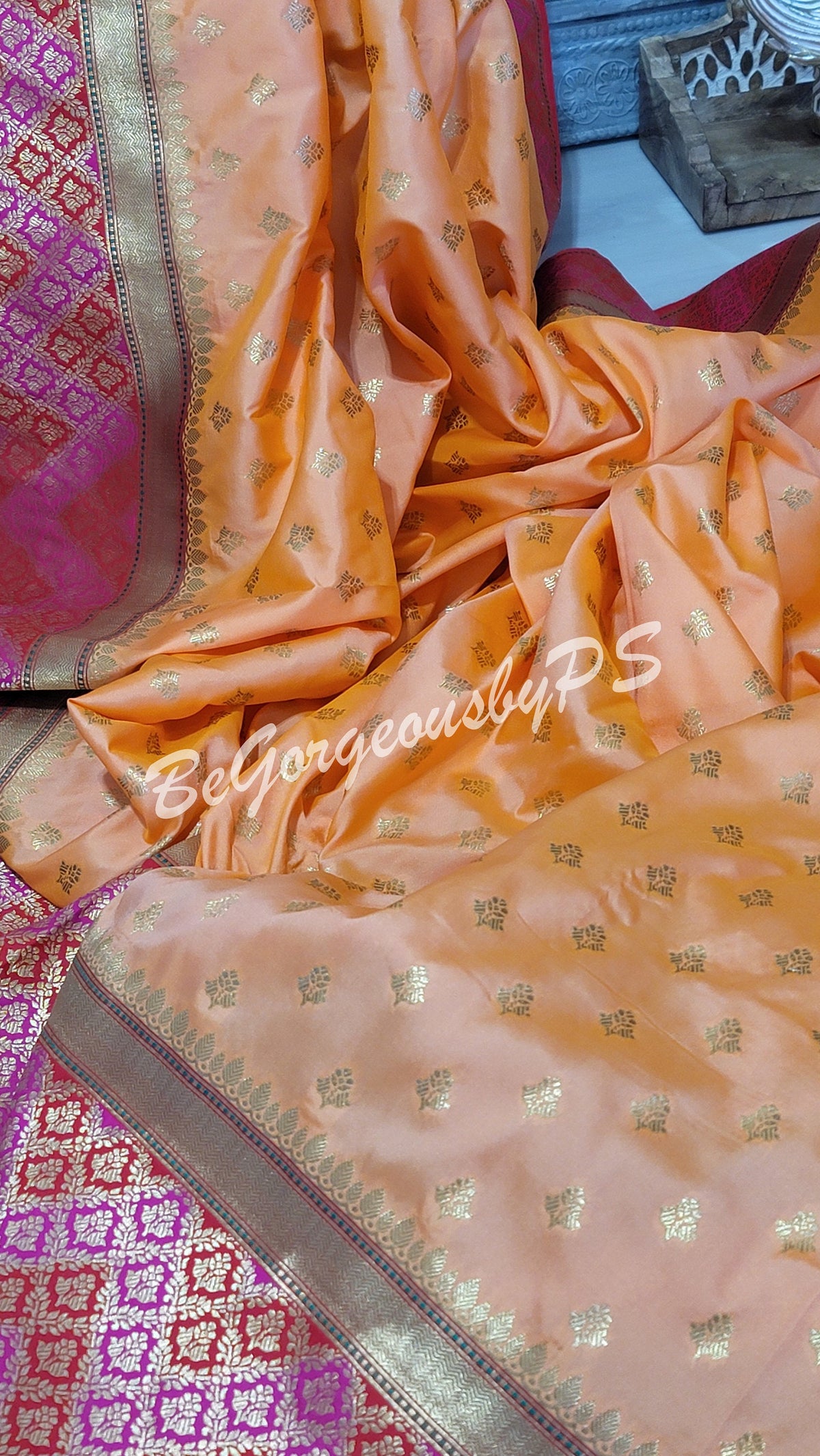 Pattu moonga banarasi saree